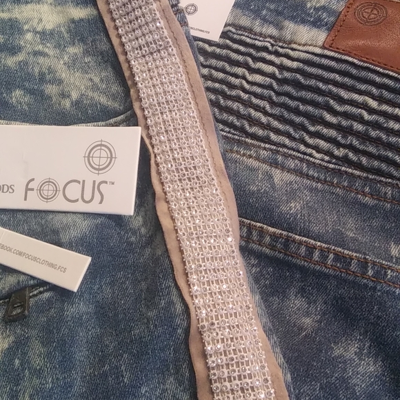 Shorts - Picture 3 of 4